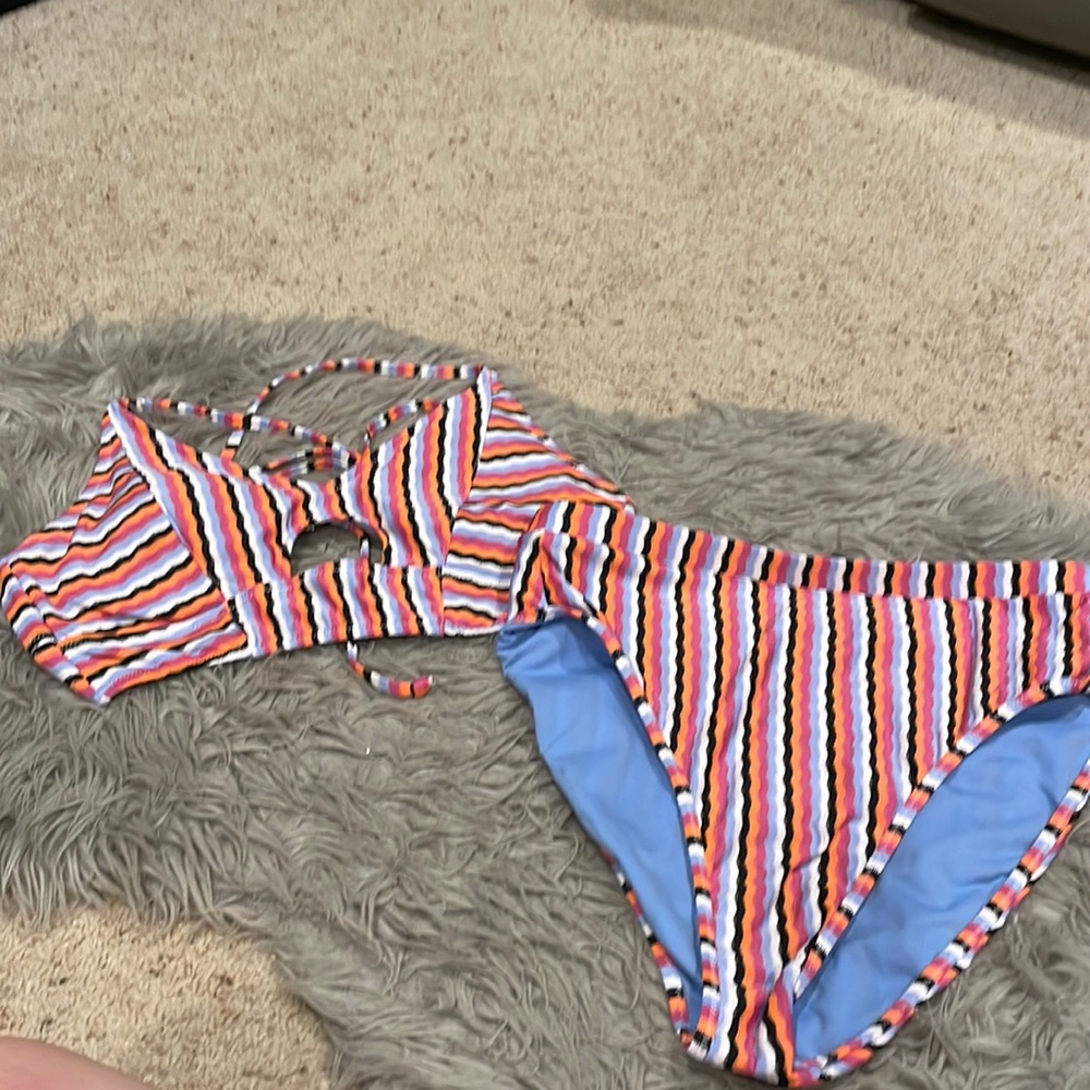 Jessica Simpson 2 piece swimsuit